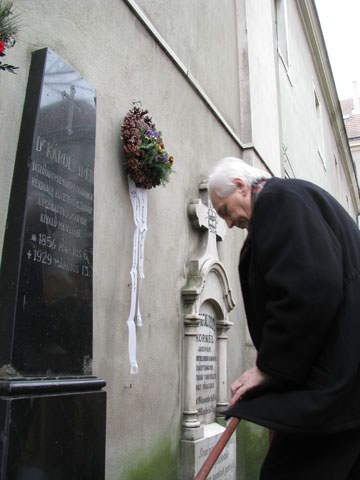 Károly József Irenaeus művelődéstörténeti vetélkedő, emlékmise és síremlékének megkoszorúzása