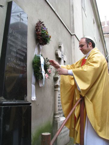 Károly József Irenaeus művelődéstörténeti vetélkedő, emlékmise és síremlékének megkoszorúzása