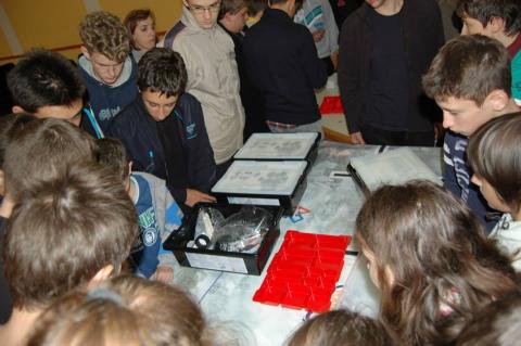Megérkeztek iskolánkba a National Instruments robotok