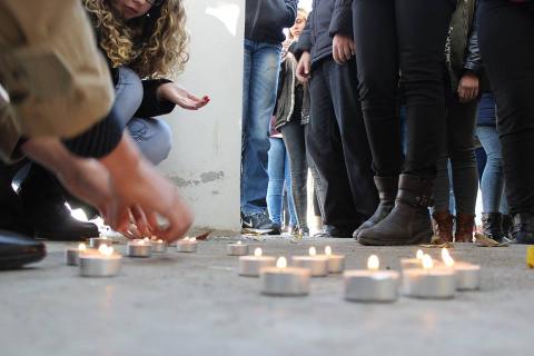 Megemlékezés a #Colectiv szórakozóhelyi tűzvészben elhunytakra